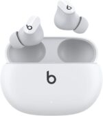 هدفون بی‌سیم Beats Studio Buds سفید با قابلیت حذف نویز و طراحی مینیمال
