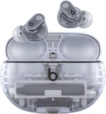 هدفون بی‌سیم Beats Studio Buds+ در سه رنگ طوسی، مشکی و شفاف با طراحی مدرن
