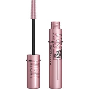 ریمل میبلین Lash Sensational Sky High با برس بلندکننده و حجم‌دهنده، مژه‌های بلند، پرحجم و حالت‌دار را نشان می‌دهد.