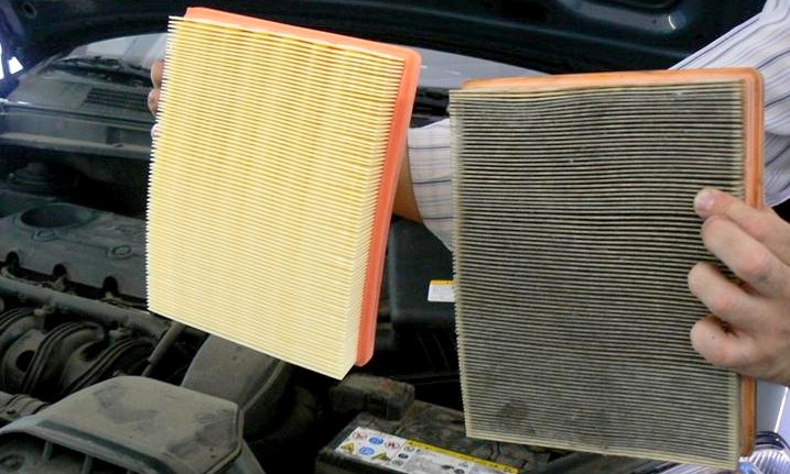 https://images.carid.com/articles/replacement-vs-performance-parts-air-filters/new-engine-air-filter-vs-dirty-old-one.jpg
