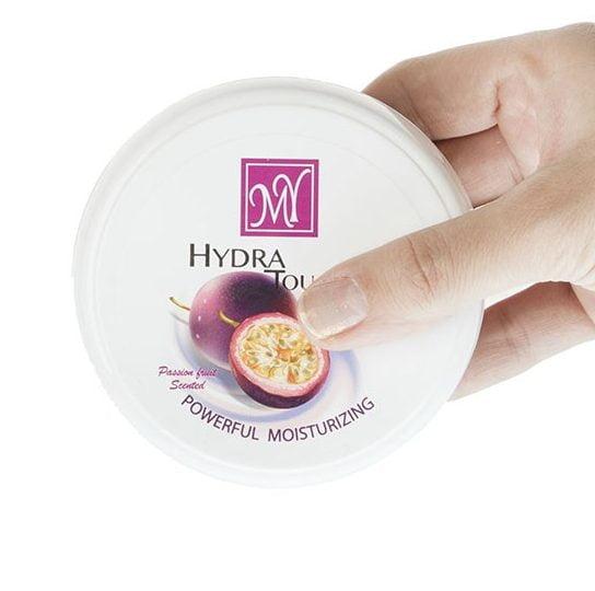 نمای نزدیک کرم مرطوبکننده مای مدل Hydra Touch حجم ۲۰۰ میلیلیتر نمای نزدیک کرم مرطوبکننده مای مدل Hydra Touch حجم ۲۰۰ میلیلیتر